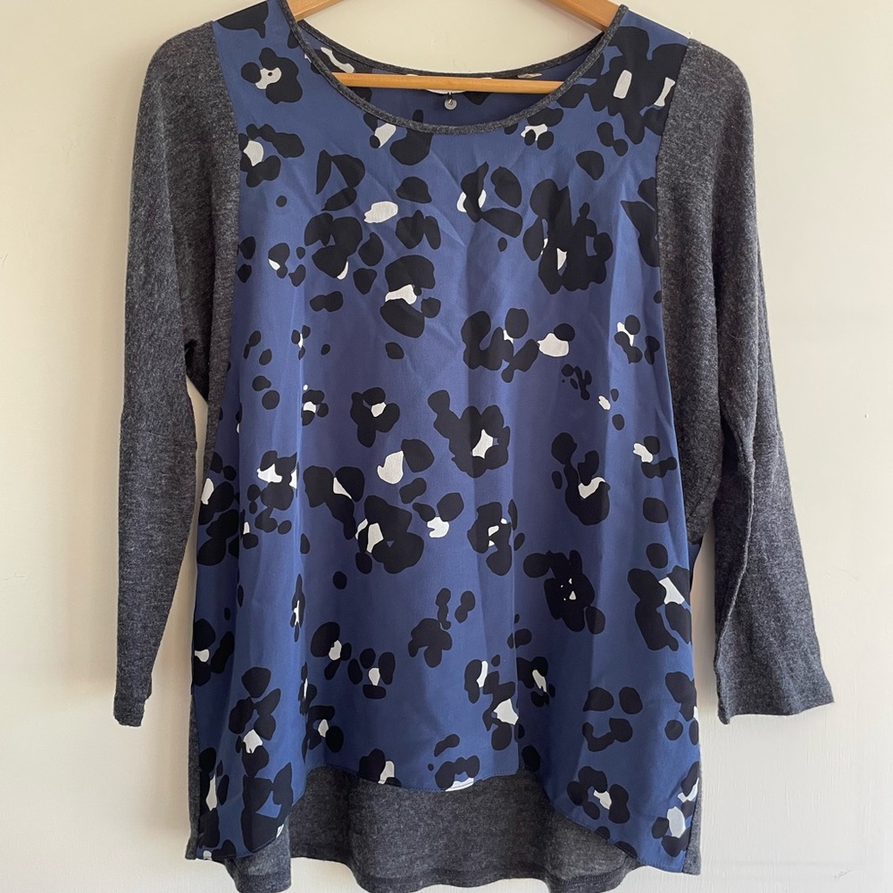 Rebecca Taylor blue leopard Silk long sleeve shirt with gray sleeves Size 4